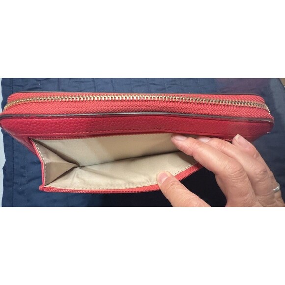 Wallet Guess large women's laurel slg ZG850046 Retail $200 + Does Have Rubbing - Picture 4 of 16